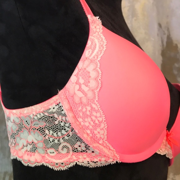 Victoria's Secret Other - Victoria's Secret bra and thong set